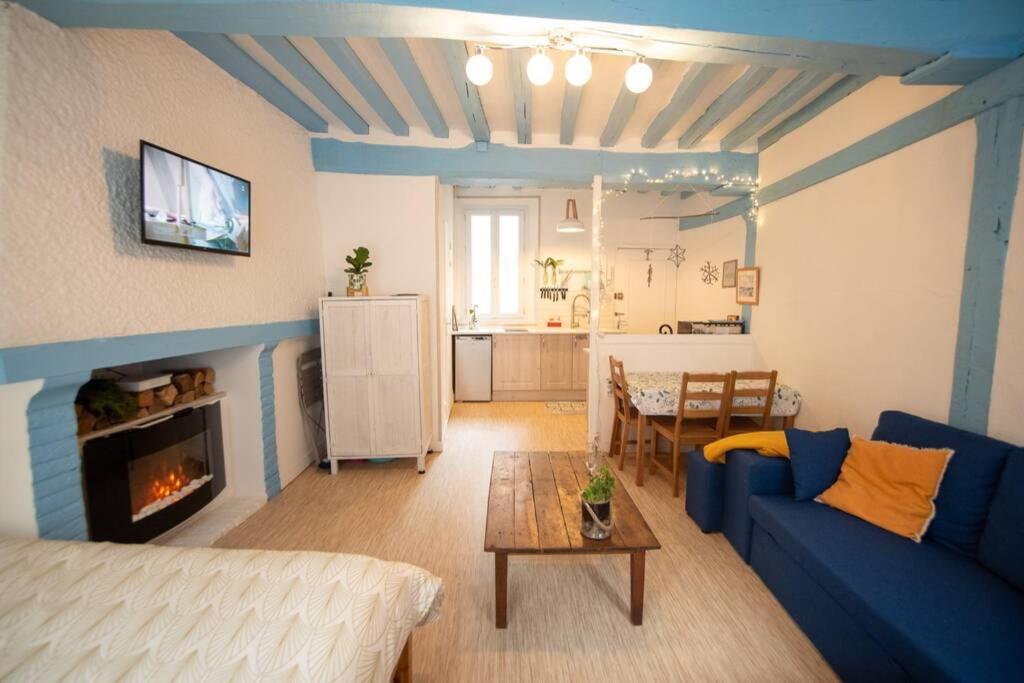 Blue Appartment With A Fireplace 디에프 외부 사진